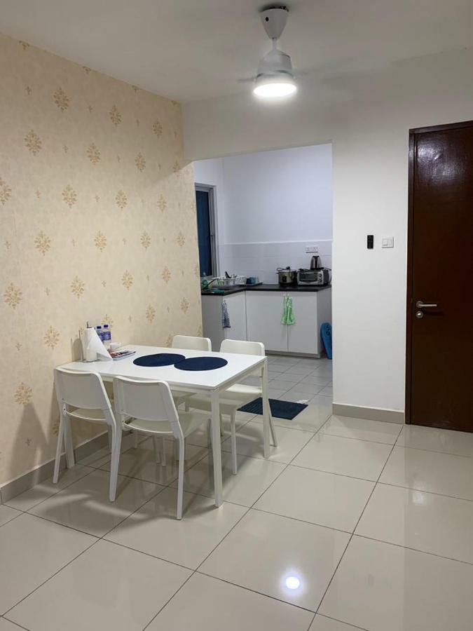 Putra 1 Pool Homestay Bandar Seri Putra Kampong Sungai Buah Ngoại thất bức ảnh